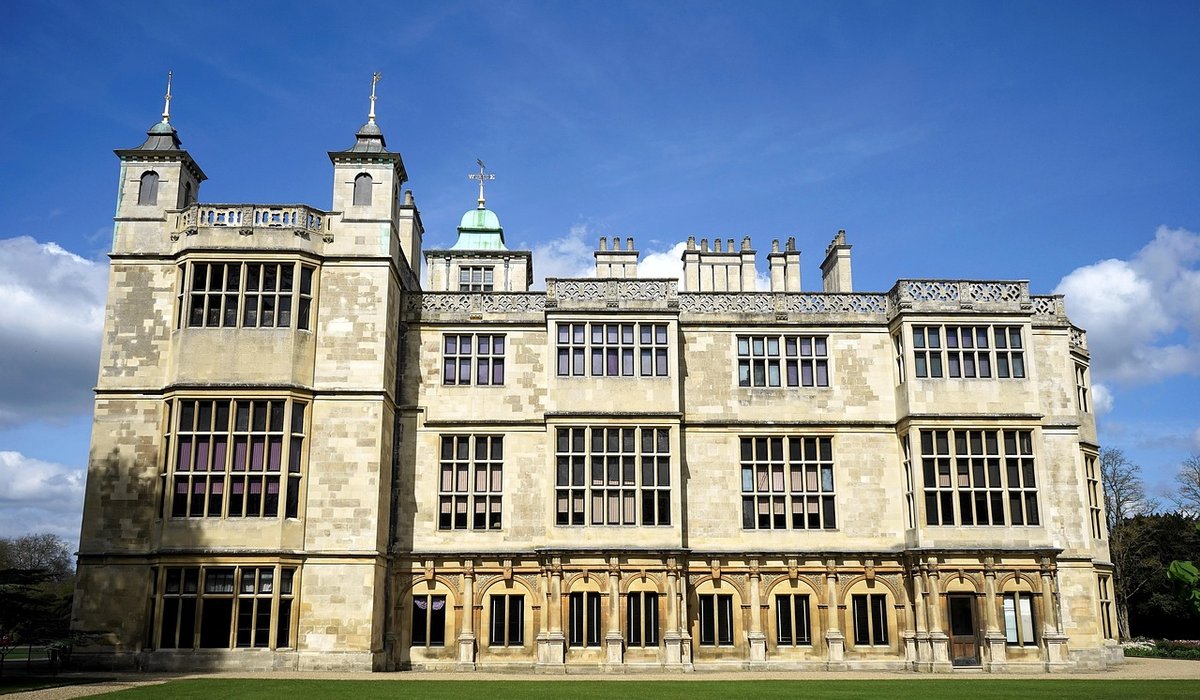 A Beginner's Guide to Historic Manor House Architecture